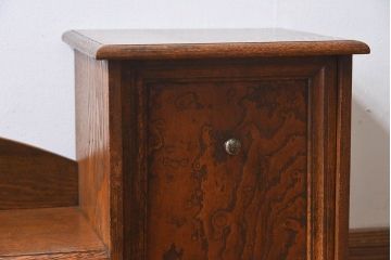 アンティーク家具　大正ロマン　シンプルな意匠が魅力的な卓上飾り棚