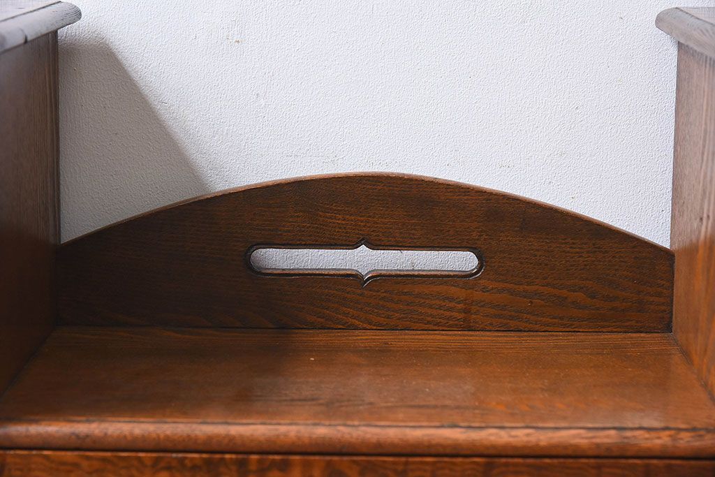 アンティーク家具　大正ロマン　シンプルな意匠が魅力的な卓上飾り棚