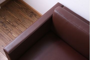中古　KNOLL(ノール)社　本革3人掛けソファ(アームソファ)(定価約220万円)