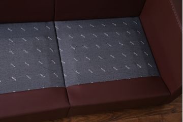 中古　KNOLL(ノール)社　本革3人掛けソファ(アームソファ)(定価約220万円)
