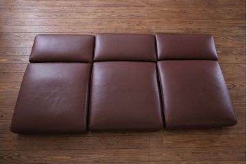 中古　KNOLL(ノール)社　本革3人掛けソファ(アームソファ)(定価約220万円)
