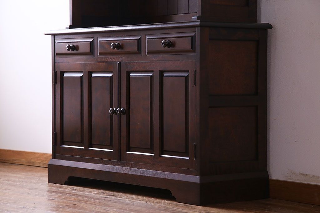 中古美品　北海道民芸家具　上品な雰囲気漂う食器棚(カップボード、収納棚)