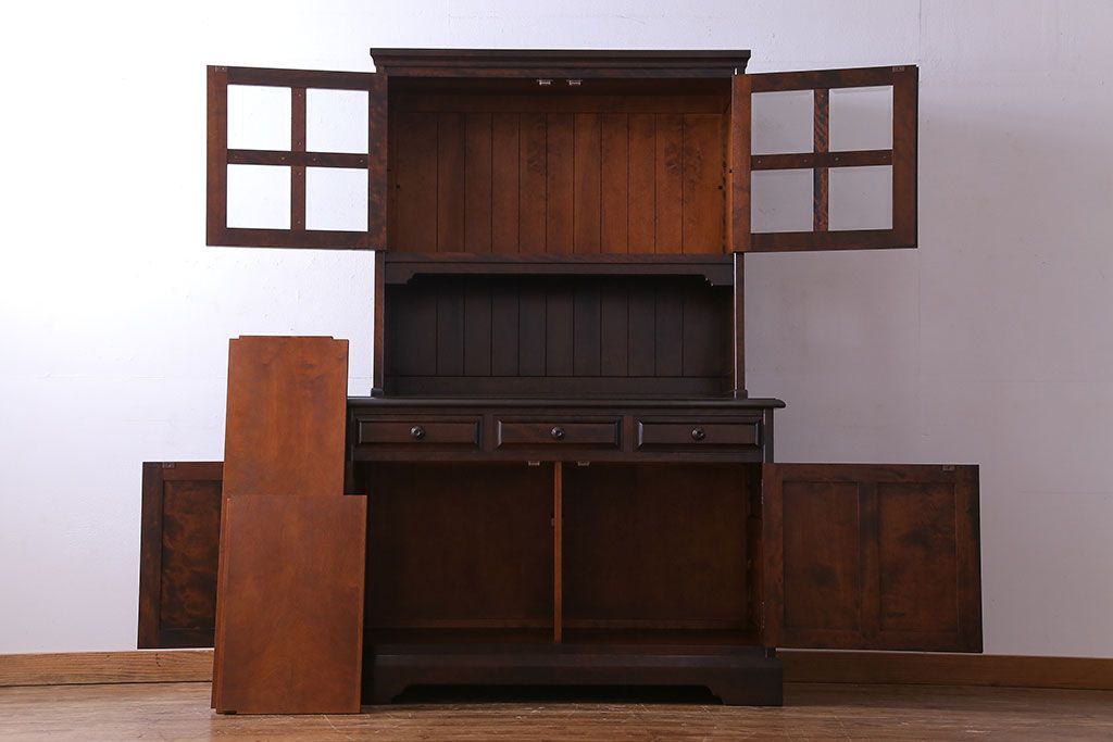 中古美品　北海道民芸家具　上品な雰囲気漂う食器棚(カップボード、収納棚)