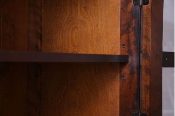 中古美品　北海道民芸家具　上品な雰囲気漂う食器棚(カップボード、収納棚)