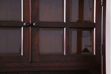 中古美品　北海道民芸家具　上品な雰囲気漂う食器棚(カップボード、収納棚)