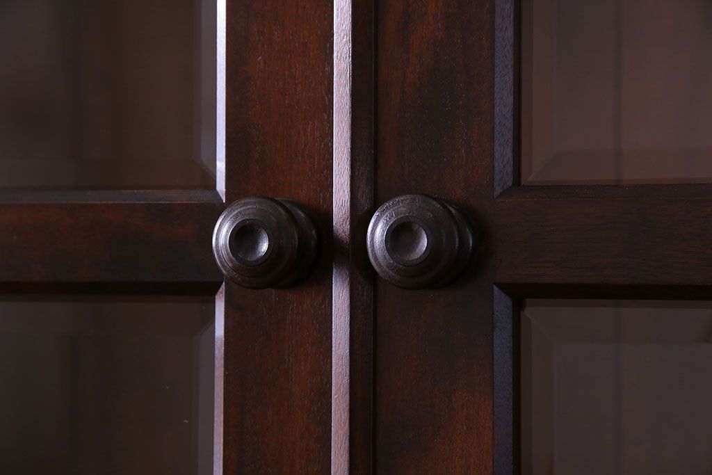 中古美品　北海道民芸家具　上品な雰囲気漂う食器棚(カップボード、収納棚)