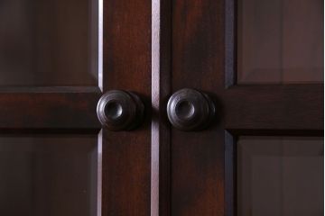 中古美品　北海道民芸家具　上品な雰囲気漂う食器棚(カップボード、収納棚)