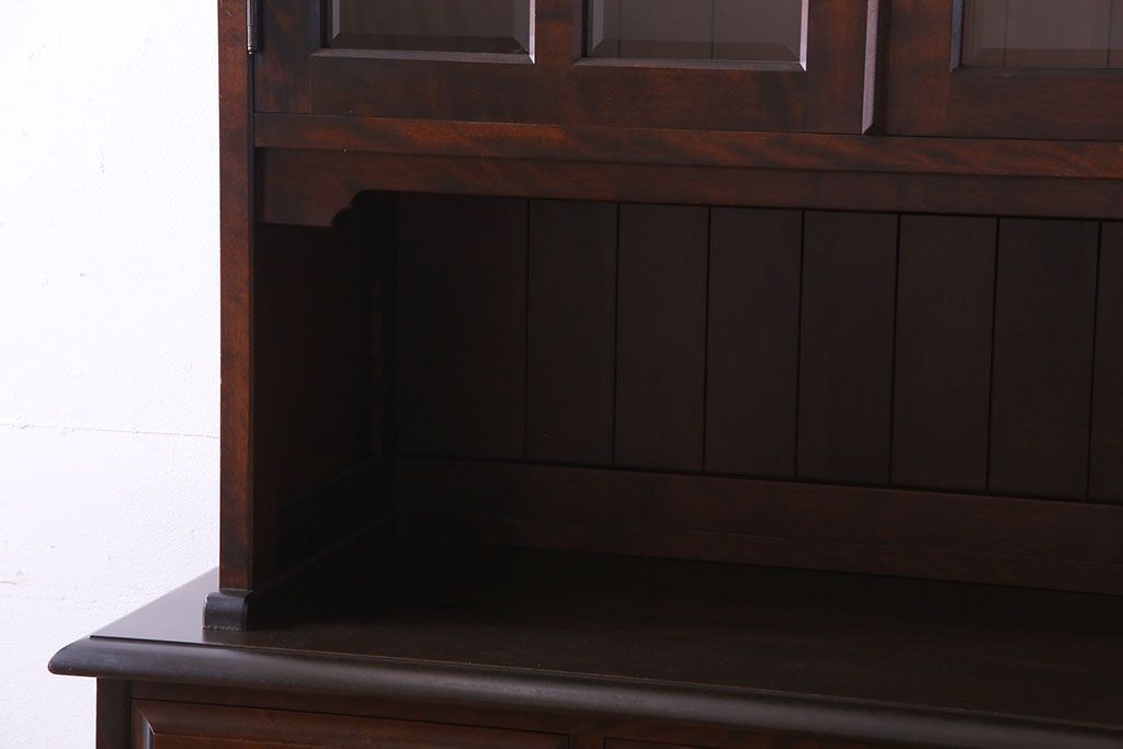 中古美品　北海道民芸家具　上品な雰囲気漂う食器棚(カップボード、収納棚)