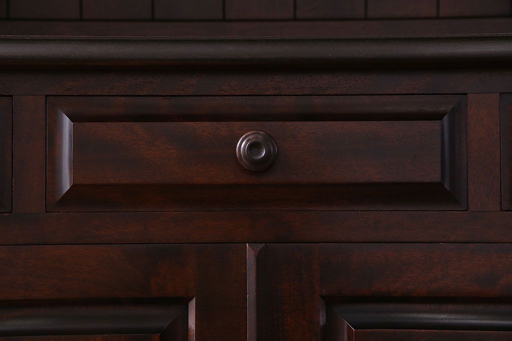 中古美品　北海道民芸家具　上品な雰囲気漂う食器棚(カップボード、収納棚)