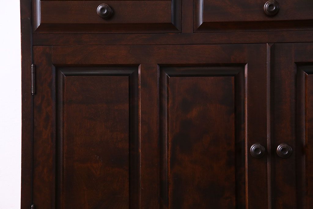 中古美品　北海道民芸家具　上品な雰囲気漂う食器棚(カップボード、収納棚)