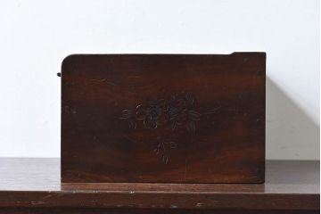 ヴィンテージ家具　ビンテージ　伝統工芸　軽井沢彫り　シックな小物入れ(茶箱、木箱)