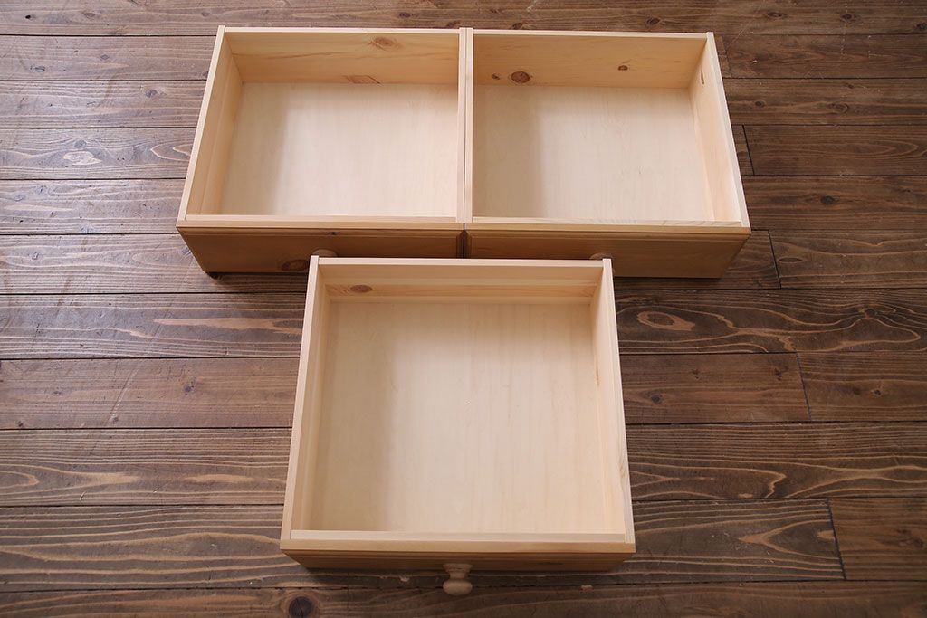 中古 ペニーワイズ パイン材  3ドアカップボード(食器棚、キャビネット、収納棚)(定価約35万円)