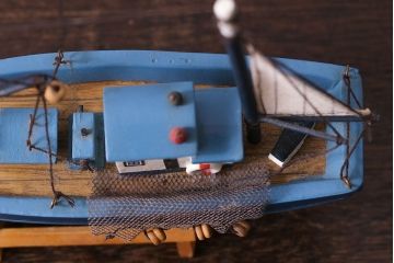 アンティーク雑貨　イギリスビンテージ　1970年頃　ブルーの配色が爽やかな船の模型(オブジェ、おもちゃ)