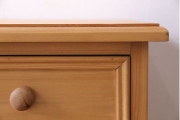 中古　ペニーワイズ　M18 柔らかな色合いが魅力的なパイン無垢材のチャイルドデスク(サイドテーブル)(定価約16万円)
