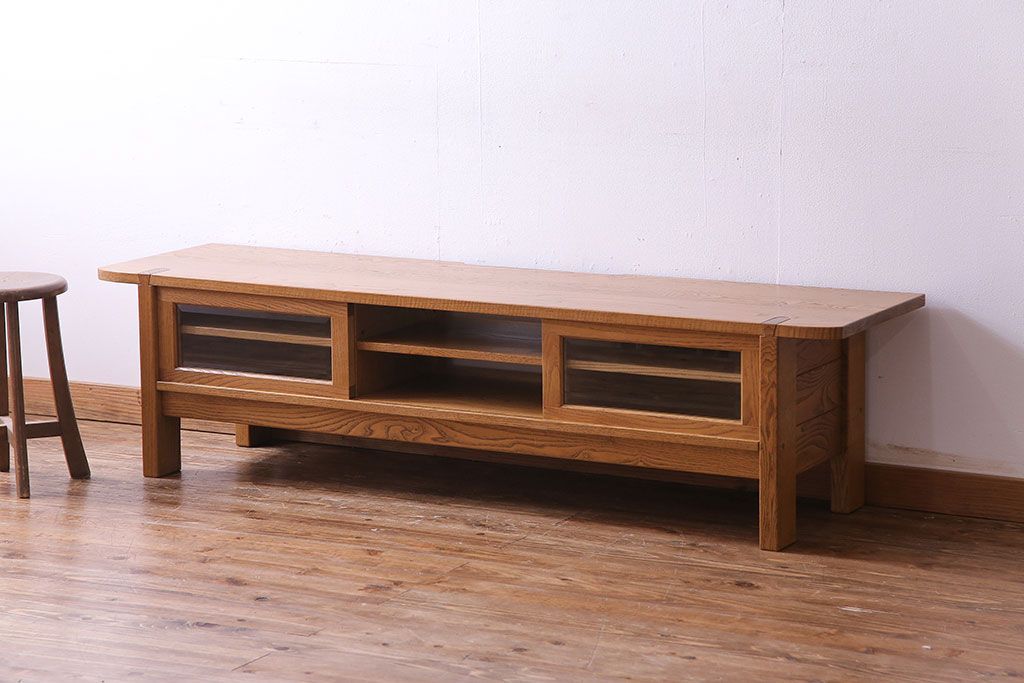 中古　ブランド家具「頑固おやじ」　総栗材　濃い木目が印象的なローボード(テレビボード、リビングボード)