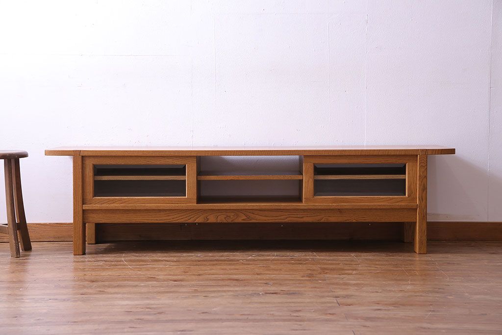 中古　ブランド家具「頑固おやじ」　総栗材　濃い木目が印象的なローボード(テレビボード、リビングボード)