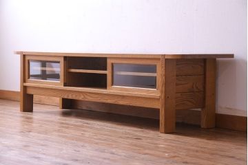中古　ブランド家具「頑固おやじ」　総栗材　濃い木目が印象的なローボード(テレビボード、リビングボード)