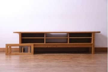 中古　ブランド家具「頑固おやじ」　総栗材　濃い木目が印象的なローボード(テレビボード、リビングボード)