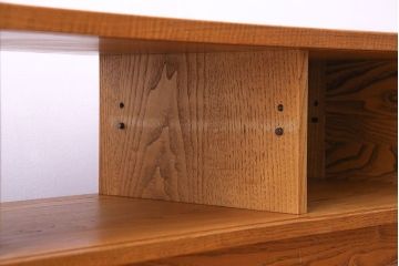 中古　ブランド家具「頑固おやじ」　総栗材　濃い木目が印象的なローボード(テレビボード、リビングボード)