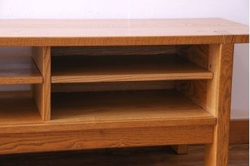 中古　ブランド家具「頑固おやじ」　総栗材　濃い木目が印象的なローボード(テレビボード、リビングボード)