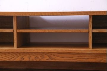 中古　ブランド家具「頑固おやじ」　総栗材　濃い木目が印象的なローボード(テレビボード、リビングボード)