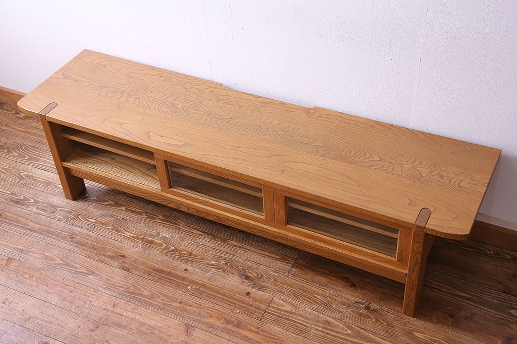 中古　ブランド家具「頑固おやじ」　総栗材　濃い木目が印象的なローボード(テレビボード、リビングボード)