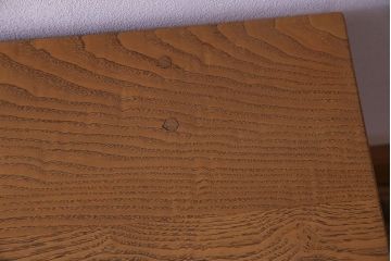 中古　ブランド家具「頑固おやじ」　総栗材　濃い木目が印象的なローボード(テレビボード、リビングボード)