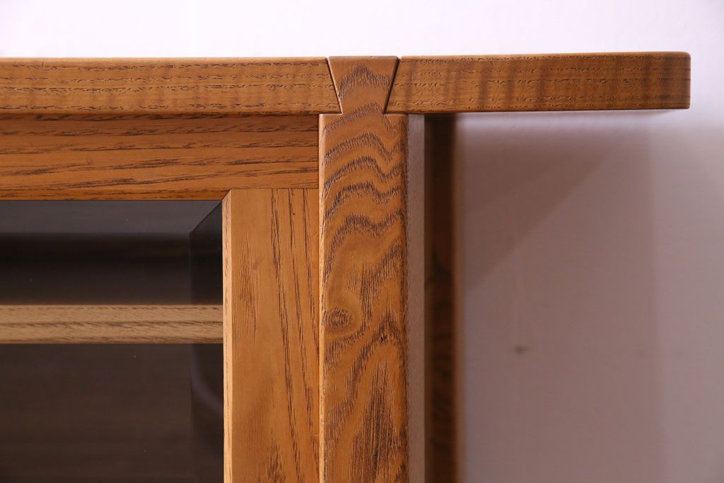 中古　ブランド家具「頑固おやじ」　総栗材　濃い木目が印象的なローボード(テレビボード、リビングボード)