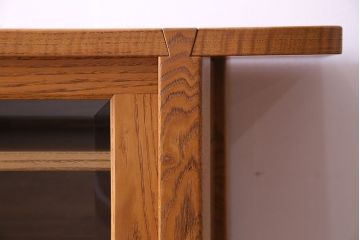 中古　ブランド家具「頑固おやじ」　総栗材　濃い木目が印象的なローボード(テレビボード、リビングボード)