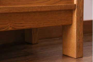 中古　ブランド家具「頑固おやじ」　総栗材　濃い木目が印象的なローボード(テレビボード、リビングボード)