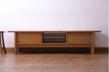 中古　ブランド家具「頑固おやじ」　総栗材　濃い木目が印象的なローボード(テレビボード、リビングボード)