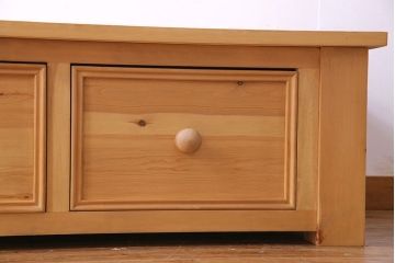 中古　ペニーワイズ　T20A シンプルなデザインが魅力的なセンターテーブル(リビングテーブル、テレビボード)(定価約12万円)