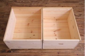 中古　ペニーワイズ　T20A シンプルなデザインが魅力的なセンターテーブル(リビングテーブル、テレビボード)(定価約12万円)