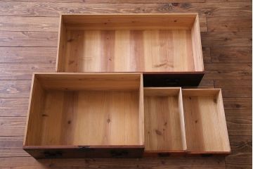 アンティーク家具　和製アンティーク　明治大正期の味わい深い二段重ねチェスト(重ね箪笥、時代箪笥、衣装箪笥)