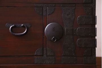 アンティーク家具　和製アンティーク　明治大正期の味わい深い二段重ねチェスト(重ね箪笥、時代箪笥、衣装箪笥)