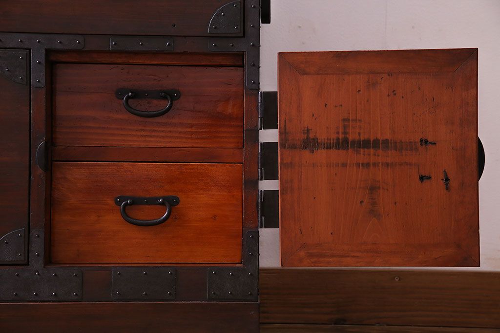 アンティーク家具　和製アンティーク　明治大正期の味わい深い二段重ねチェスト(重ね箪笥、時代箪笥、衣装箪笥)