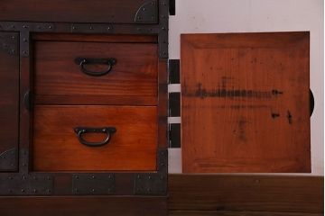 アンティーク家具　和製アンティーク　明治大正期の味わい深い二段重ねチェスト(重ね箪笥、時代箪笥、衣装箪笥)