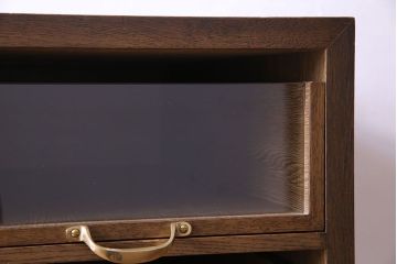 [A様ご成約済]　中古　前面ガラス　気品漂うシャツケース(ガラスケース、チェスト)(定価約30万円)