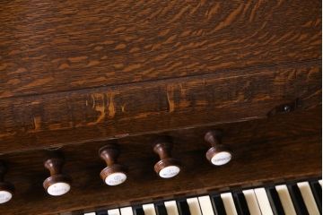 アンティーク雑貨　和製アンティーク　YAMAHA(ヤマハ、山葉)　クラシカルな雰囲気漂うオルガン