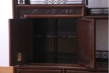 中古　経済産業大臣指定伝統的工芸品　大阪唐木指物　繊細なデザインが美しい飾り棚(茶棚)(定価約220万円)