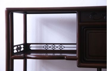 中古　経済産業大臣指定伝統的工芸品　大阪唐木指物　繊細なデザインが美しい飾り棚(茶棚)(定価約220万円)