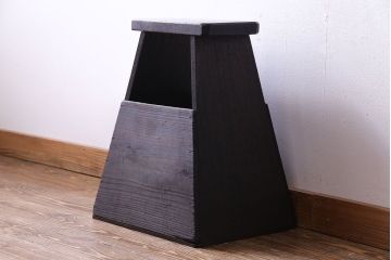 アンティーク雑貨　大正昭和期　シンプルで味のある和製アンティーク踏み台(飾り台)