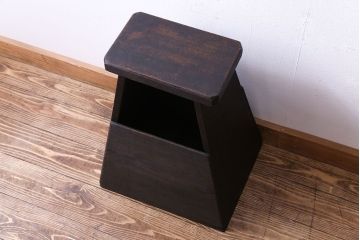 アンティーク雑貨　大正昭和期　シンプルで味のある和製アンティーク踏み台(飾り台)