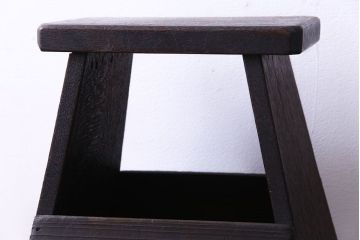 アンティーク雑貨　大正昭和期　シンプルで味のある和製アンティーク踏み台(飾り台)
