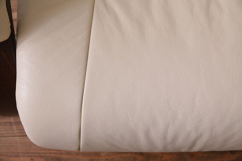 中古美品　SIMMONS(シモンズ)社　「フィヨルド」MANJANA(マニアーナ)　リクライニングチェア・オットマンセット(定価約30万円)