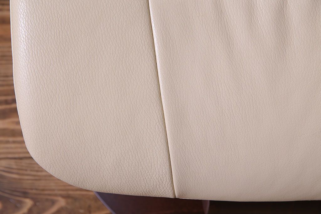 中古美品　SIMMONS(シモンズ)社　「フィヨルド」MANJANA(マニアーナ)　リクライニングチェア・オットマンセット(定価約30万円)