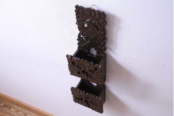 アンティーク雑貨　中古　伝統工芸　軽井沢彫り　豪華な意匠が美しいレターラック(状差し、壁掛け収納)