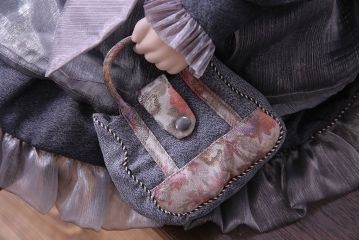 アンティーク雑貨　Rosalie(ロザリー)　247/1000　青い瞳が美しいビスクドール(西洋人形)