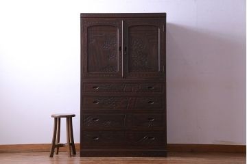 ヴィンテージ家具　ビンテージ　伝統工芸　軽井沢彫り　桜のデザインが華やかな衣装箪笥(和タンス)