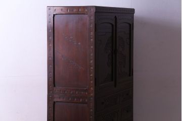 ヴィンテージ家具　ビンテージ　伝統工芸　軽井沢彫り　桜のデザインが華やかな衣装箪笥(和タンス)